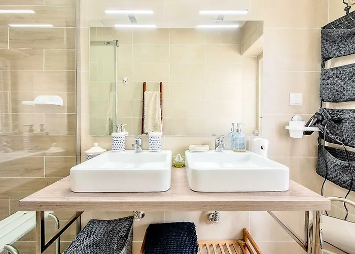 ホテル La Petit Maison セトゥーバル